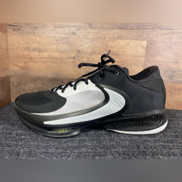 Nike Zoom Freak 4 TB Mens 14 Black White DO9679-002 Athletic Basketball Shoes - Picture 8 of 15